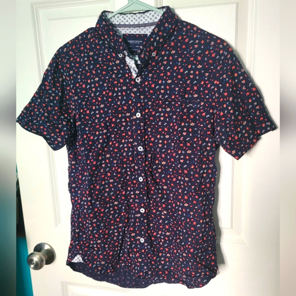 Suprise Kingdom | Costum Design - Short Sleeve Button Up with abstract flowers